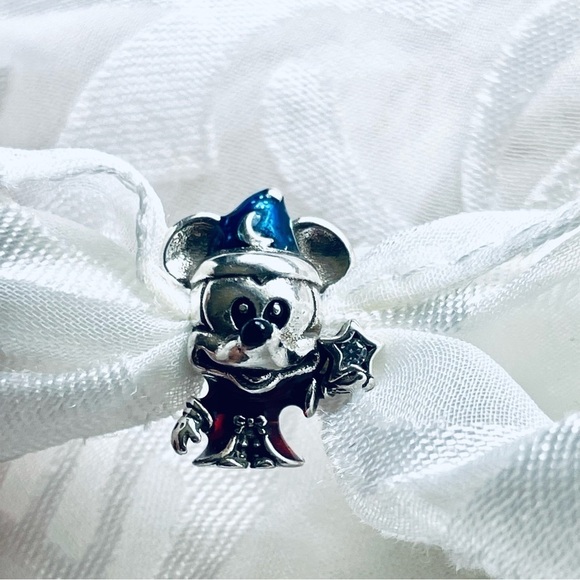 🧙‍♂️ NWOT Mickey Mouse Sorcerer’s Apprentice Charm - Picture 1 of 7
